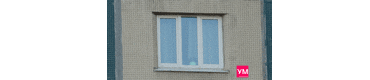 Фото установленного трёхстворчатого пластикового окна  шириной 1700 и высотой 1420 в доме 137 серии, где открываются боковые створки