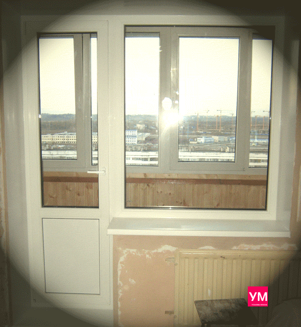 Белая пластиковая балконная пара, окно объединённое с дверью. Установлено под ключ с откосами в квартире. 